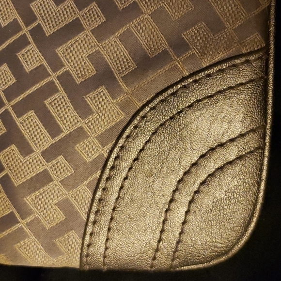 Tommy Hilfiger Signature Fabric Faux Leather Accented Purse - Picture 5 of 8